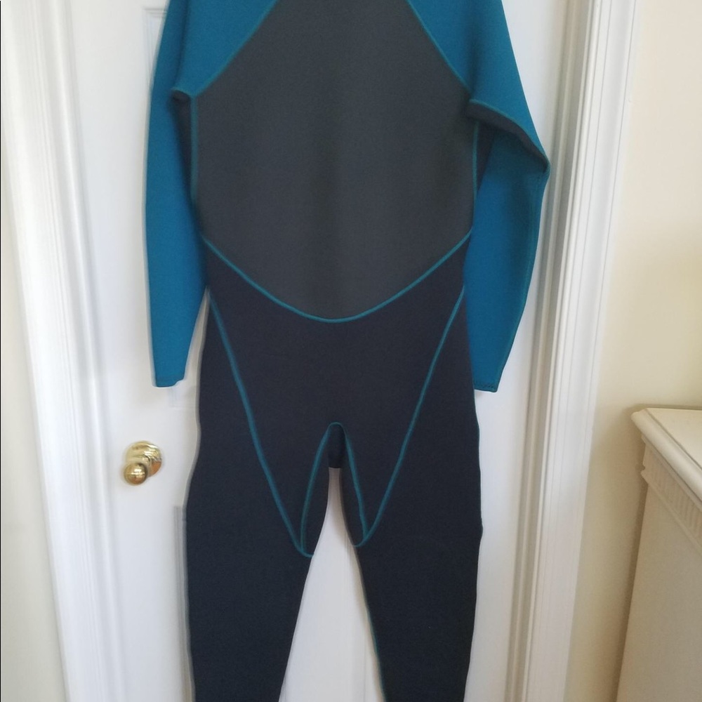 Wet suit